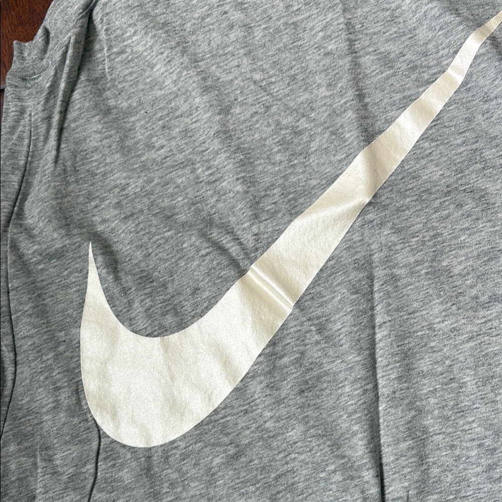 Nike Women’s Tank Tops - Gray/white and Black/pink - Picture 6 of 11